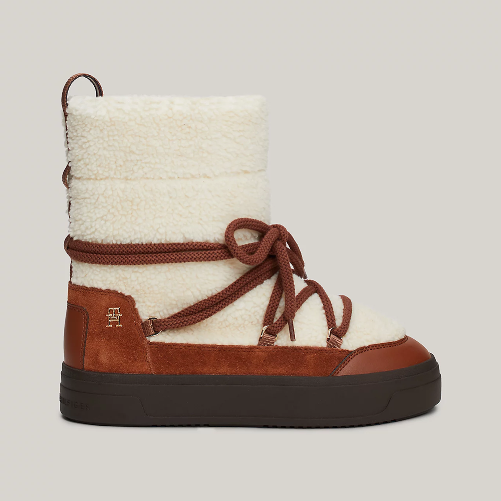 מגפי טומי הילפיגר Lace-Up Faux Shearling Snowboot נשים